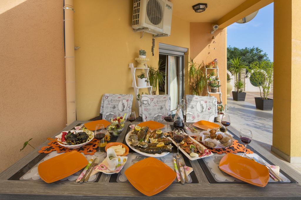 בודווה Apartments Radevic מראה חיצוני תמונה