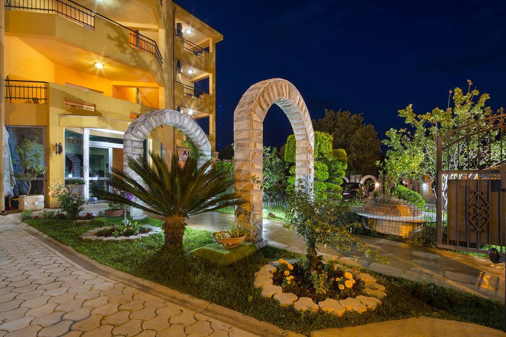 בודווה Apartments Radevic מראה חיצוני תמונה