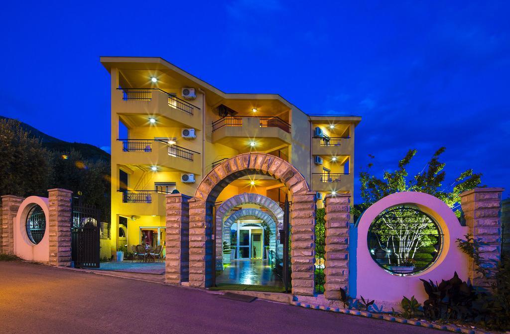בודווה Apartments Radevic מראה חיצוני תמונה