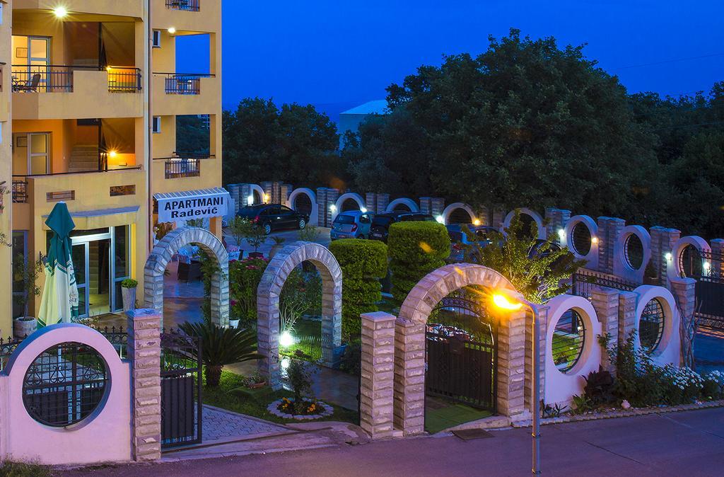 בודווה Apartments Radevic מראה חיצוני תמונה
